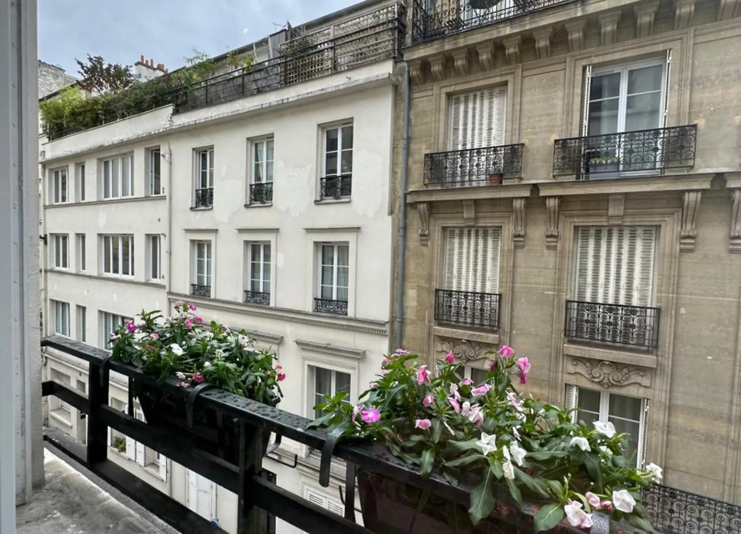 L.C. Grandtour Paris Apartment France