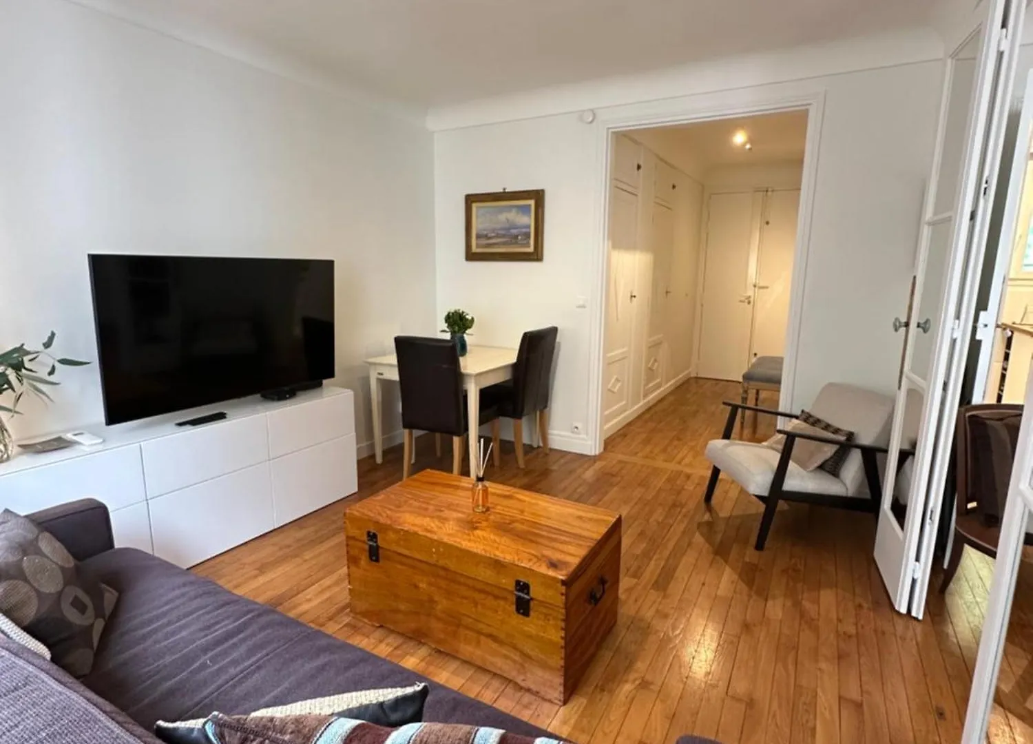 L.C. Grandtour Paris Apartment France